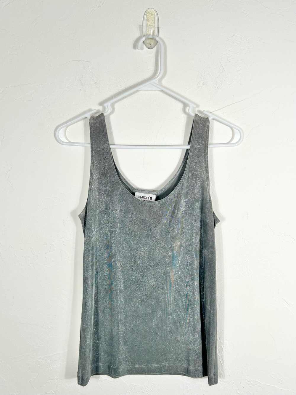 Chico's Travelers Metallic Silver Shimmer Tank Top Size 0 Small Layering